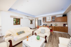 Televisión y reproductor de DVD 