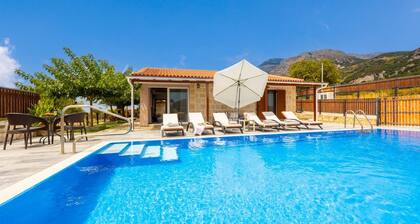 Villa Reggina - Zwei Schlafzimmer Villa, Schläft 4