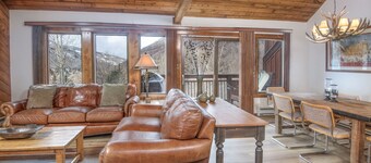 East Vail 3 Bedroom Townhome w/Great Views by Gorecreek Rentals