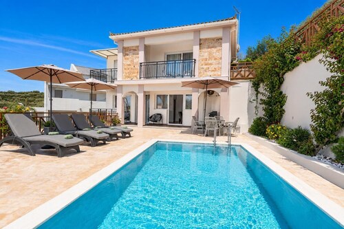 Villa Naisy - Zwei Schlafzimmer Villa, Schläft 4