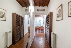 Interior - House and garden in Florence (Firenze)