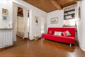 Interior - House and garden in Florence (Firenze)