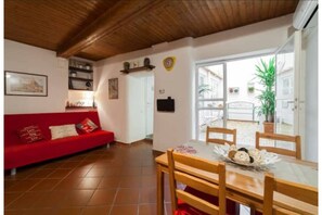 Interior - House and garden in Florence (Firenze)