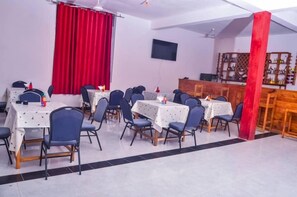 Restaurant - Muhako Hotel (Dar es Salaam)