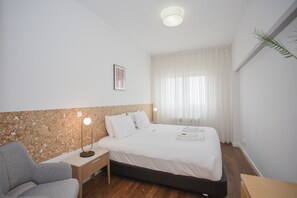 Apartamento | 3 quartos, Wi-Fi de cortesia