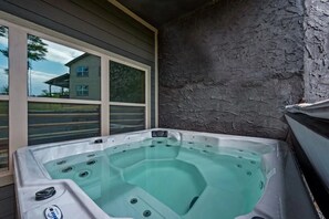 Indoor spa tub