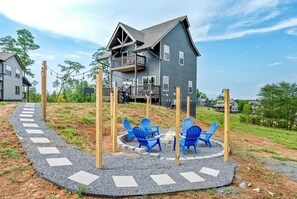 Property grounds - Dollywood cabin/indoor pool/Hot tub/firepit (Sevierville)