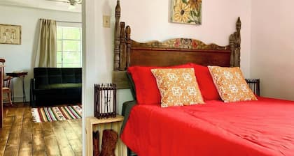 La Casita | Southwest Studio Near Downtown Raton