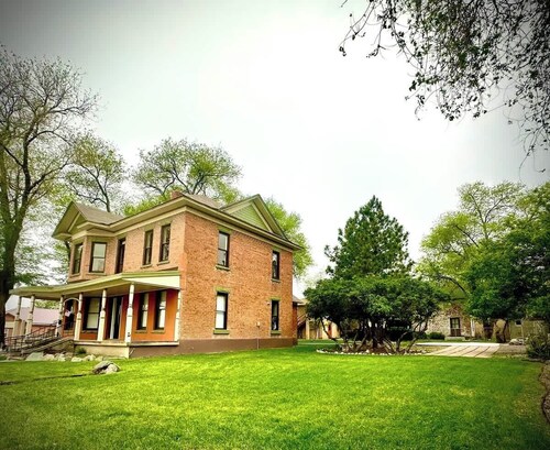 La Casita - Santa Fe Style Near Downtown & Trails