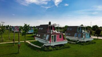 Mobil Karavan, 2 kamar tidur, balkon | Eksterior