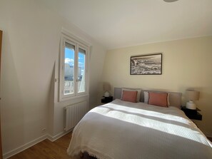 1 chambre, fer et planche à repasser, Wi-Fi, draps fournis