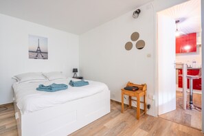 1 quarto, Wi-Fi de cortesia, roupa de cama