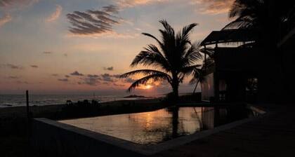 Utopia Tiny Beach House