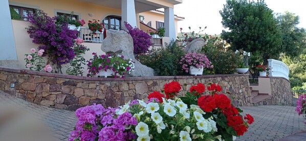 Front of property - B&B Villa delle Rose (Budoni)