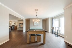 Games room - Family Home + Back Guest Home (Oklahoma City)