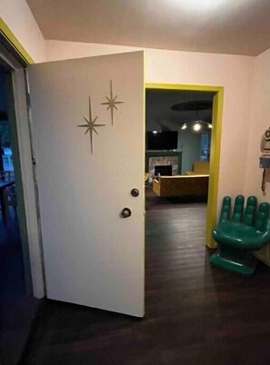 Interior - Chic 50s Time Capsule Downtown/OU Med/OK Capitol (Oklahoma City)