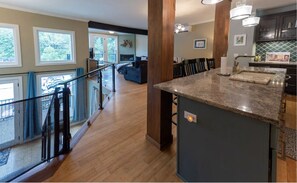 Interior - Downtown luxury, full amenities with parking (Eureka Springs)