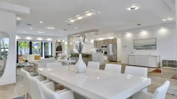 Family Villa | Dining room