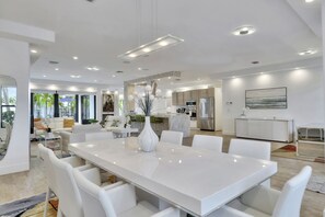 Familienvilla | Esszimmer