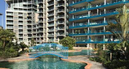 Luxury 1 bed 1 bath with rooftop heated pools