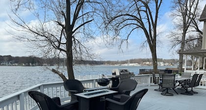 Charming Cottage on Lake Shafer-optional Pontoon! Screened gazebo and swim deck!