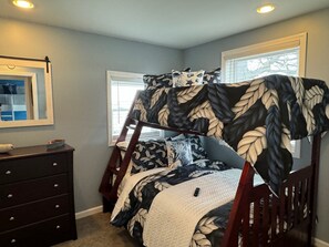 3 bedrooms, free WiFi, bed sheets