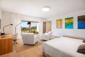 5 bedrooms, in-room safe, iron/ironing board, free WiFi