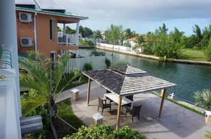 Outdoor dining - Villa #4 Madkap Villas 2 Bedroom
(Freeport)