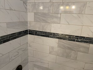 Towels, soap, shampoo, toilet paper - Quick getaway to Beale & downtown (Memphis)
