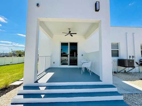 The Pickleball Haven of Naples - Scarlet Dream