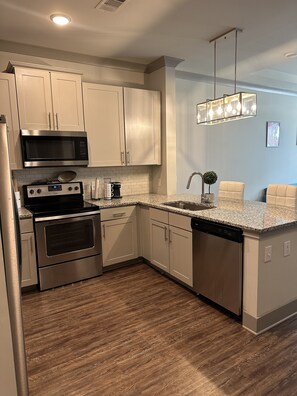 Private kitchen - Cozy & unique home in the heart of Buckhead! (Atlanta)