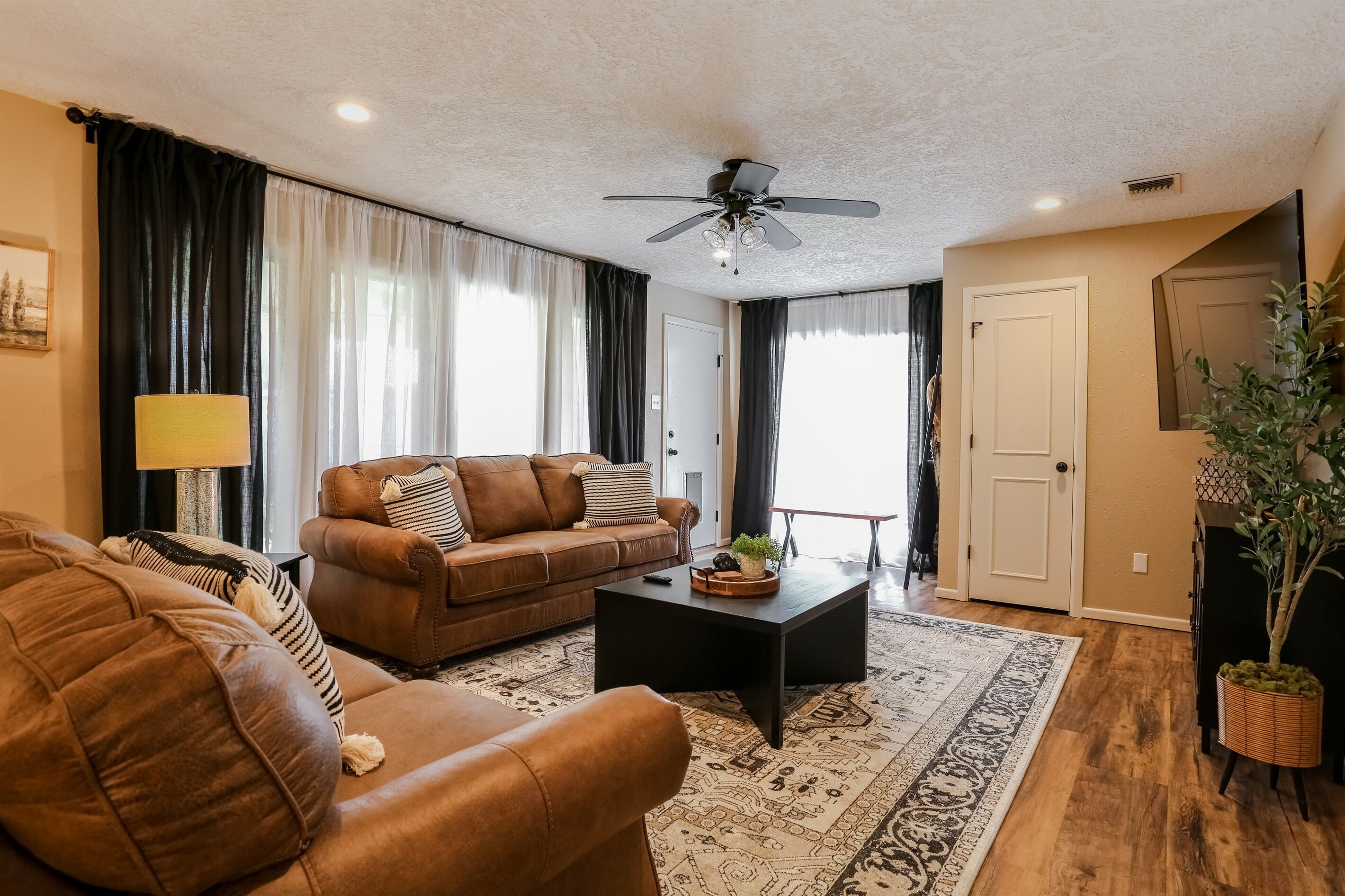 Modern Rustic 5 Bedroom - Lubbock, TX
