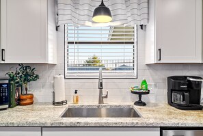 Fridge, microwave, oven, stovetop - Roadrunner Ranch Remodeled 3/2 (Weatherford)