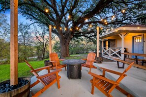 Outdoor dining - Roadrunner Ranch Remodeled 3/2 (Weatherford)