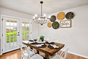 Dining - Roadrunner Ranch Remodeled 3/2 (Weatherford)