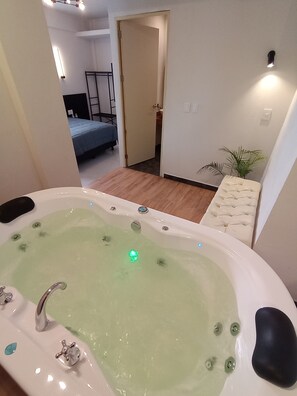 Deluxe-huone | Kylpyhuone | Ilmaiset hygieniatuotteet