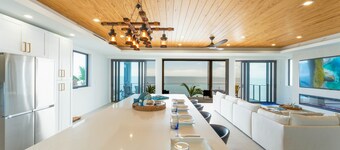 5 bed/4 bath Ocean side, right outside of Tavernier Creek Mile Marker 91