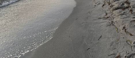 Aurinkotuoleja, rantapyyhkeitä