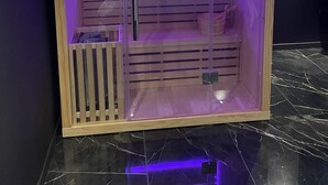 Sauna - Suite Prestige Jacuzzi, Sauna, Netflix, Disney+ (Amiens)