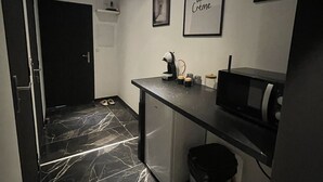 Interior - Suite Prestige Jacuzzi, Sauna, Netflix, Disney+ (Amiens)