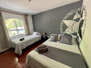Kamar Triple | Wi-Fi gratis dan seprai linen
