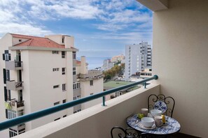 Outdoor dining - GuestReady - Tranquil Nest in Funchal (Funchal)