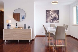 Dining - GuestReady - Tranquil Nest in Funchal (Funchal)