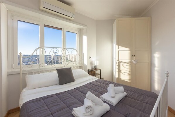 2 Schlafzimmer, Bügeleisen/Bügelbrett, WLAN, Bettwäsche