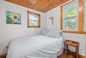 2 bedrooms, WiFi, bed sheets - "The Firefly" at Darling Shores (Alexandria)