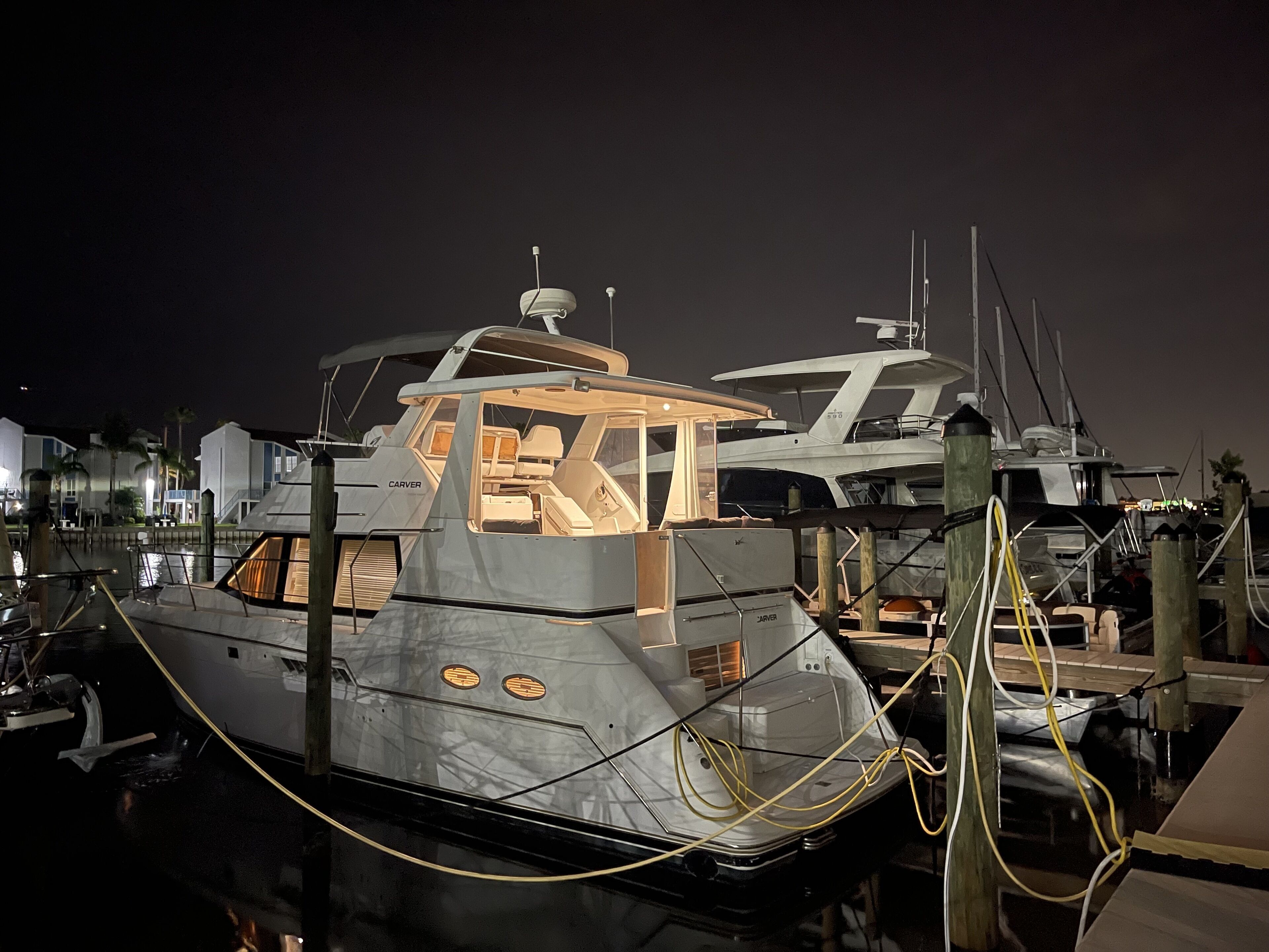 2 Bedroom Luxury Yacht at the heart of downtown Madeira Beach