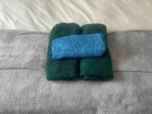 3 bedrooms, WiFi, bed sheets - Wembley Home, 25mins To Central London

 (Wembley)