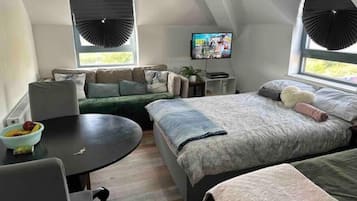 3 bedrooms, WiFi, bed sheets