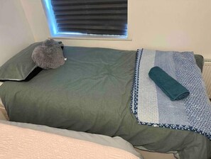 1 bedroom, WiFi, bed sheets