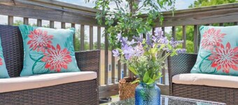 WeHa Penthouse w/ Private Deck